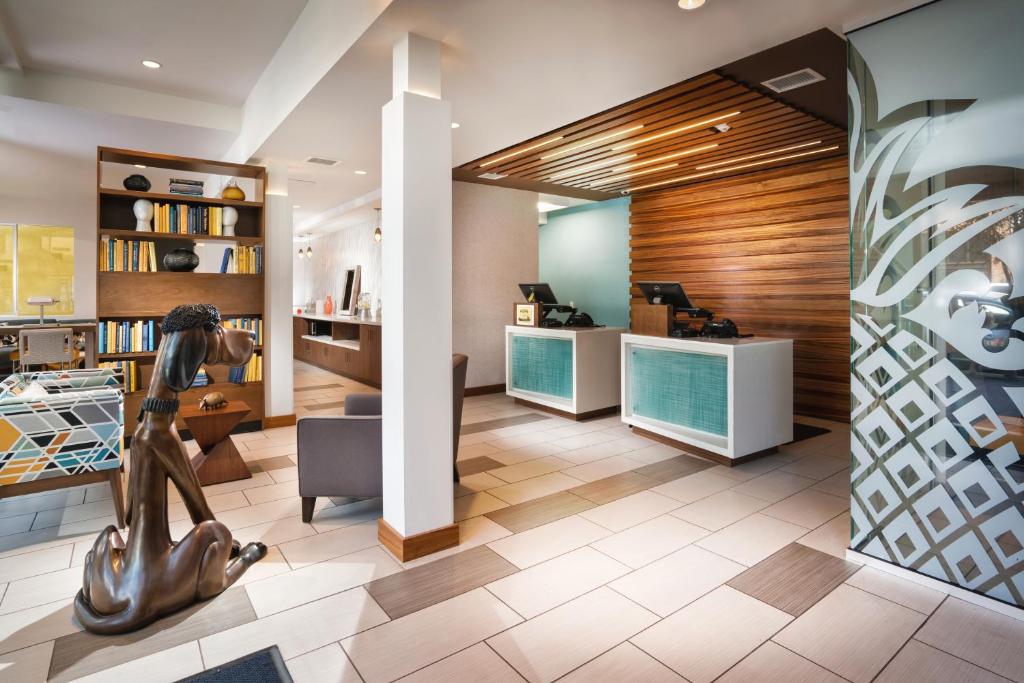 Staypineapple, Hotel Z, Gaslamp San Diego Image