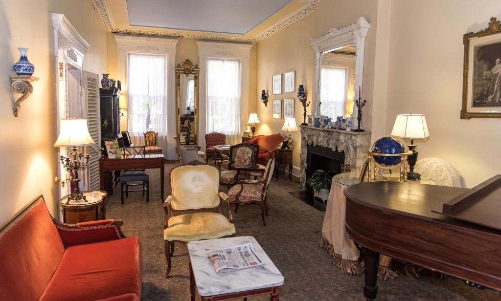 La Reserve Bed and Breakfast Image