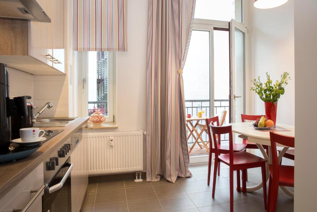 Leon Apartments 3