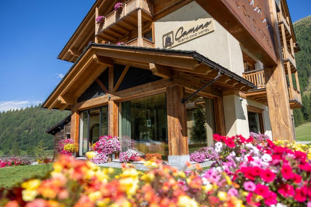 Camino Rustic Chic Hotel