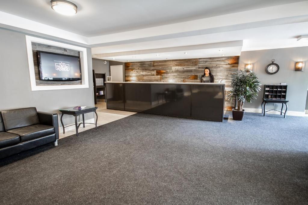 Hotel Faubourg Montreal Centre-Ville Downtown Image