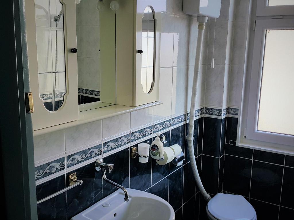 Centre Point Apartment 7