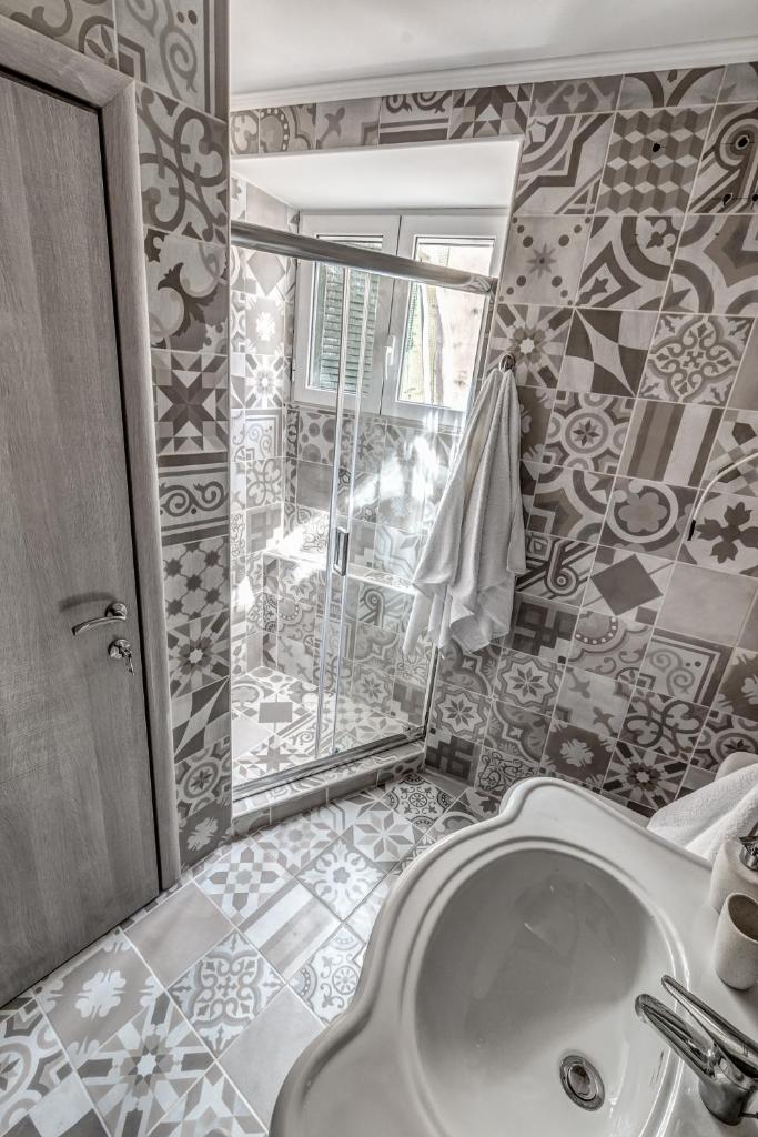 Belone Suite 7