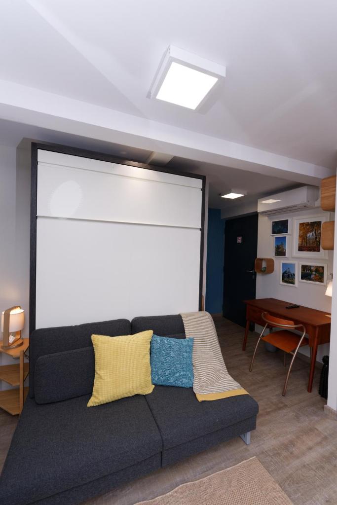 At home in lyon 5