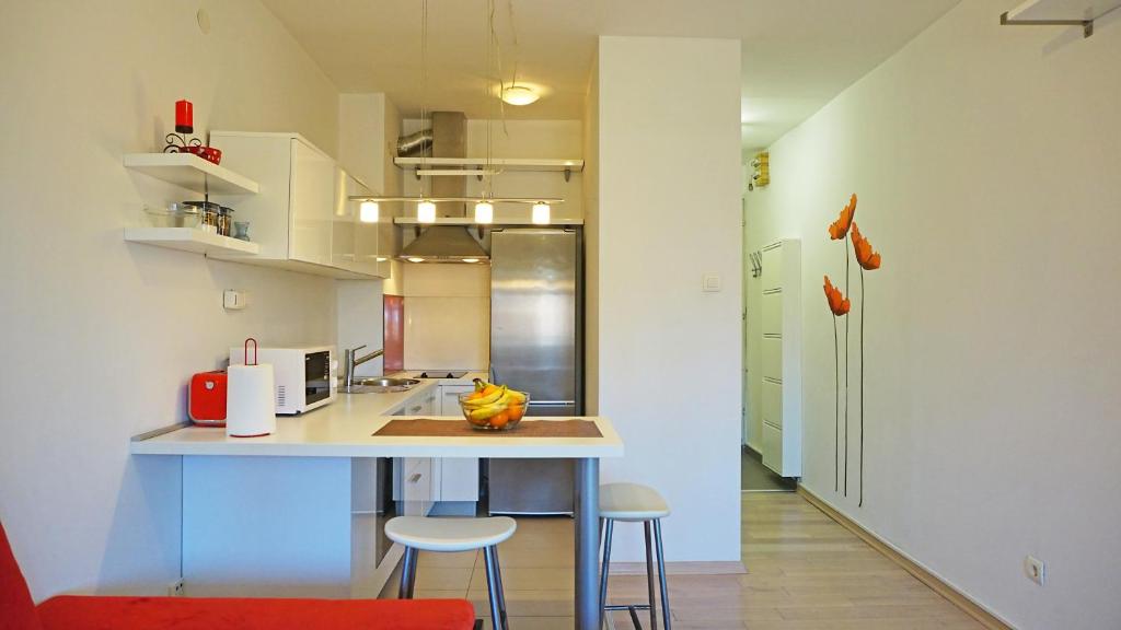 Studio apartment Goga 4