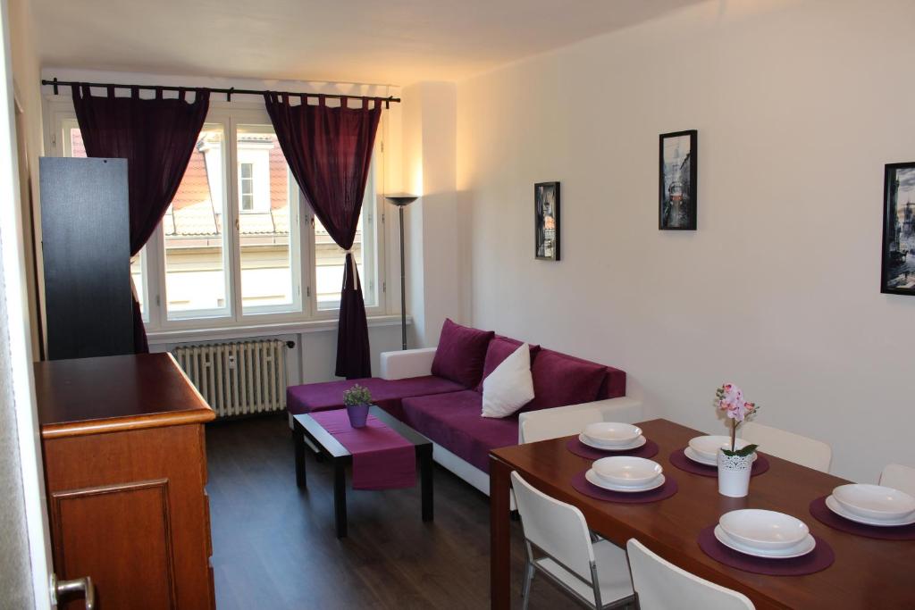 Go Native Prague Apartment 4