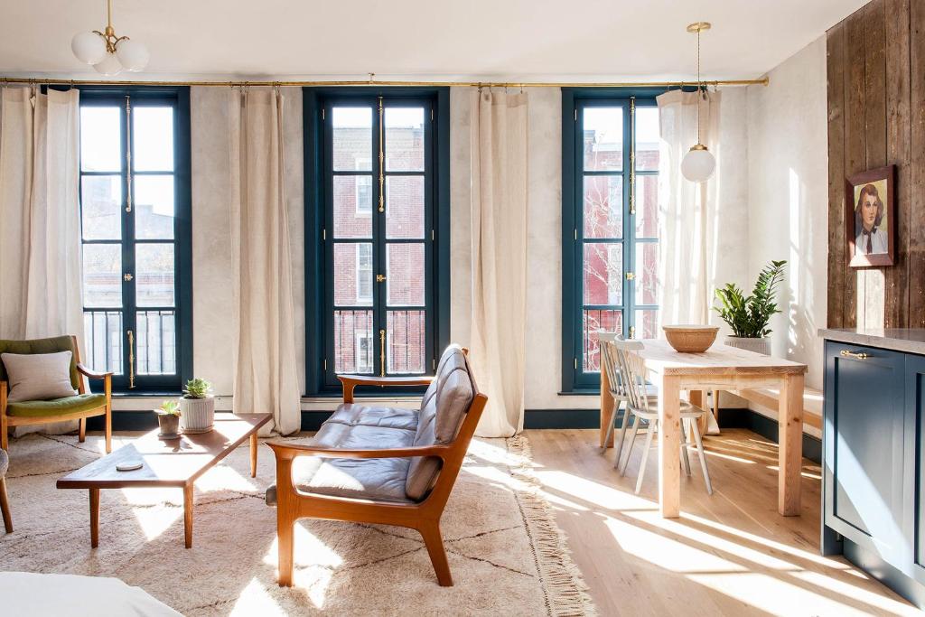 Lokal Hotel Old City Image
