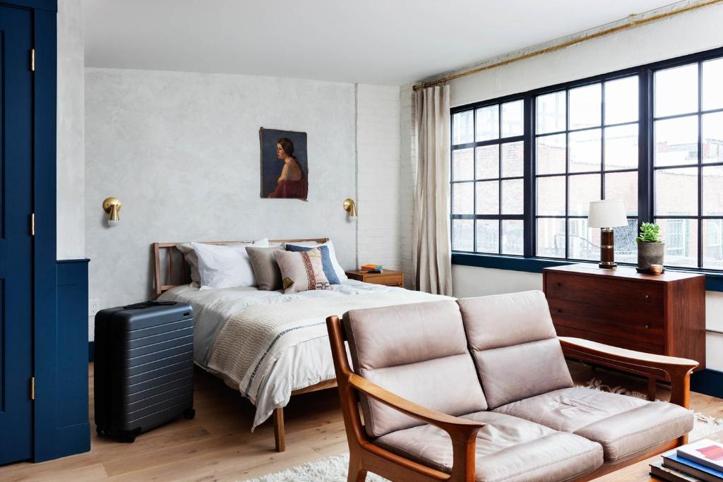Lokal Hotel Old City Image