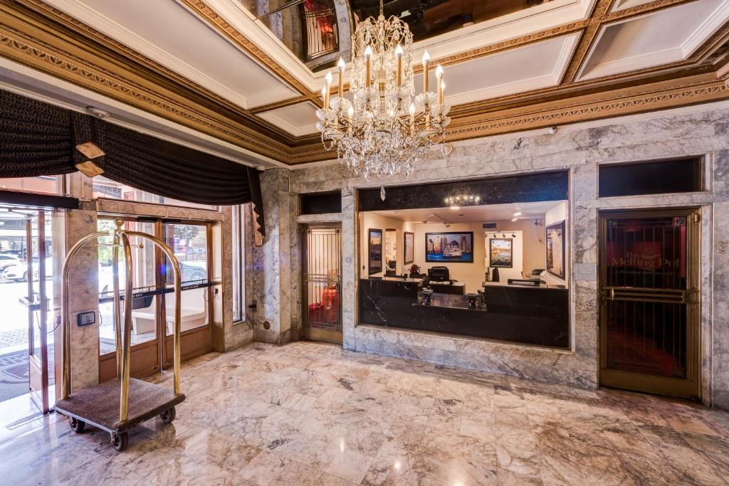 Gaslamp Plaza Suites Image