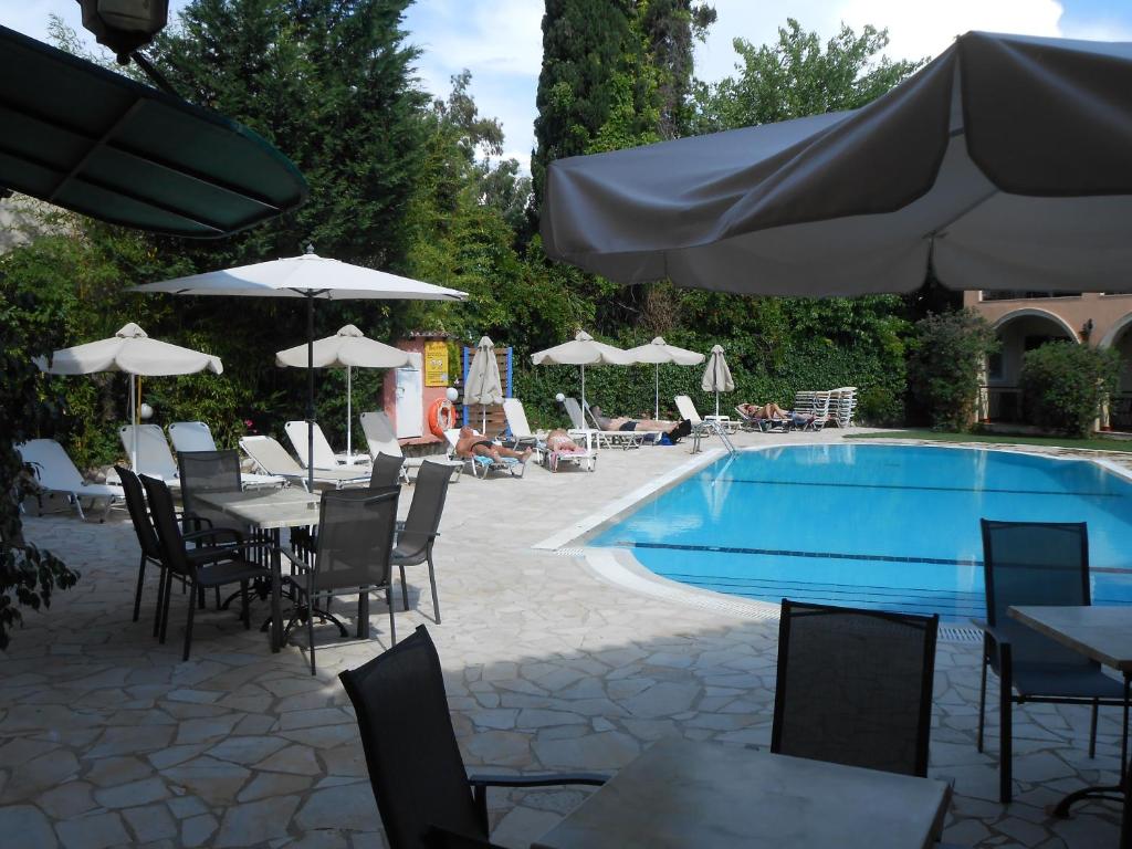 Bazén v ubytování Annaliza Apartments nebo v jeho okolí