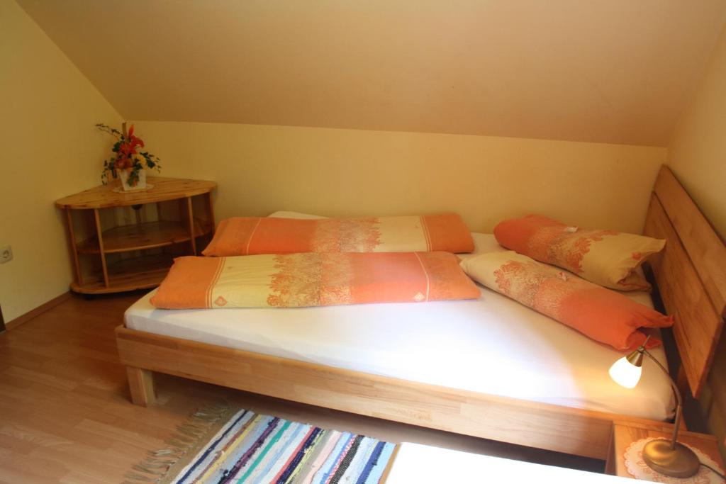 Postel nebo postele na pokoji v ubytování Ferienhaus Julia