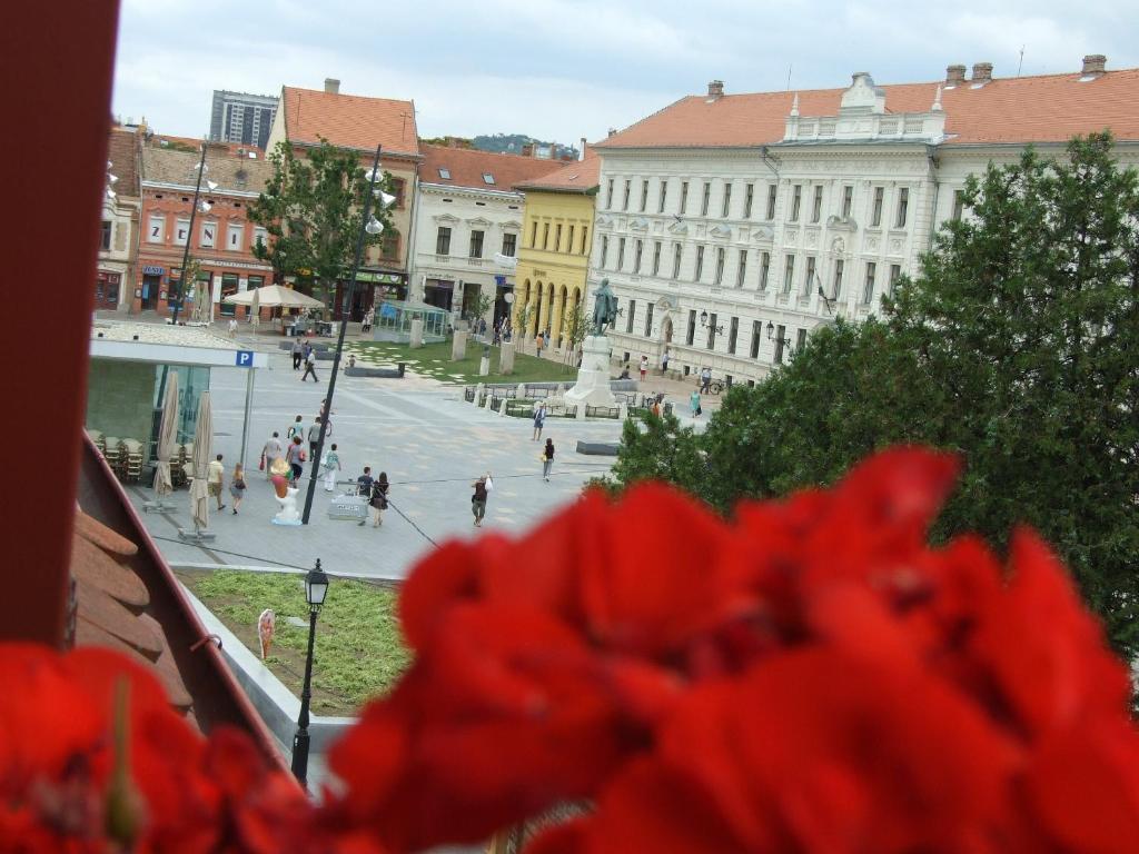 Nespecifikovaný výhled na destinaci Pécs nebo výhled na město při pohledu z hotelu