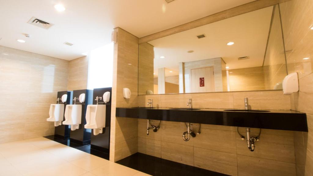 Koupelna v ubytování GTV Hotel