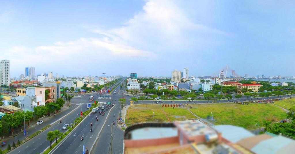Nespecifikovaný výhled na destinaci Danang nebo výhled na město při pohledu z hotelu
