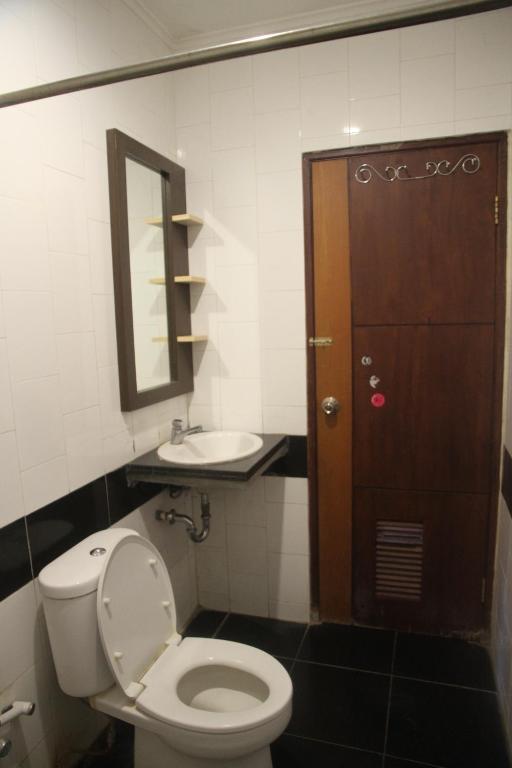 Koupelna v ubytování Puri Senggigi Hotel