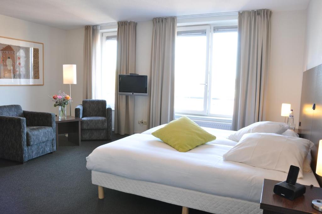 Sandton Eindhoven Centre - hotel Eindhoven city centre with private parking - Study