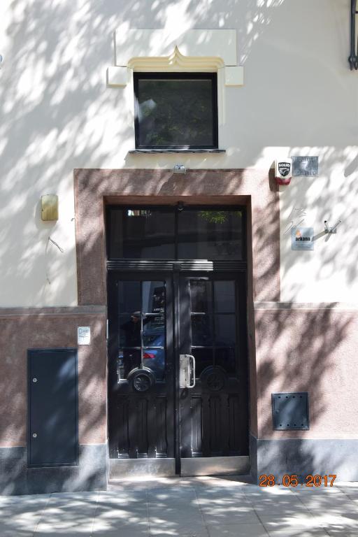 Exteriér alebo vchod do ubytovania Yellow Peaked Shoe Apartment