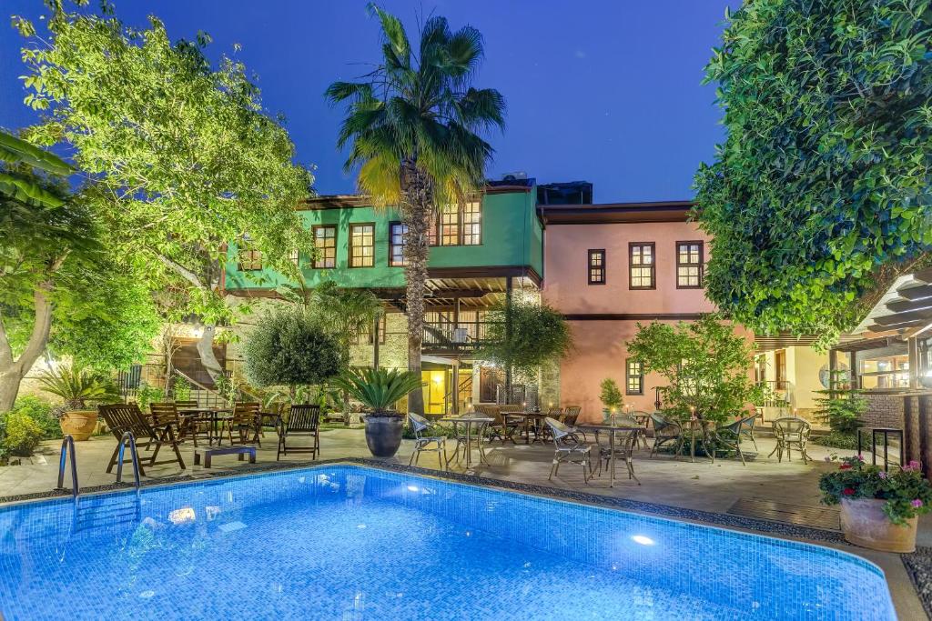 Πισίνα στο ή κοντά στο Kaucuk Otel