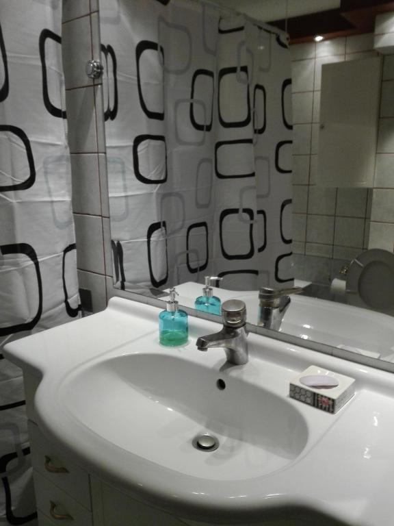 Kúpeľňa v ubytovaní Navarino Square Apartment