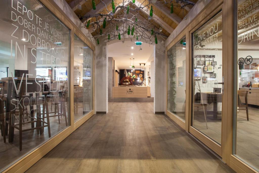 Restaurace v ubytování Glamping Olimia Adria village