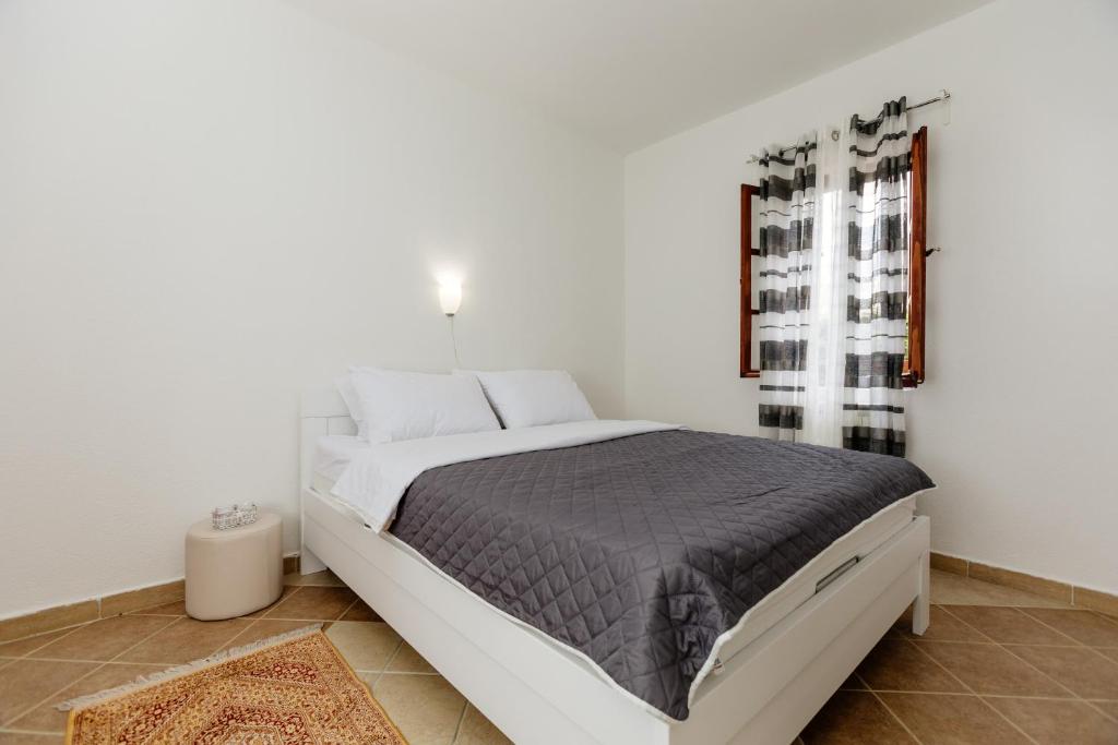Villa Luxury Stone on the Sea with Private Pool and View photo photo 2