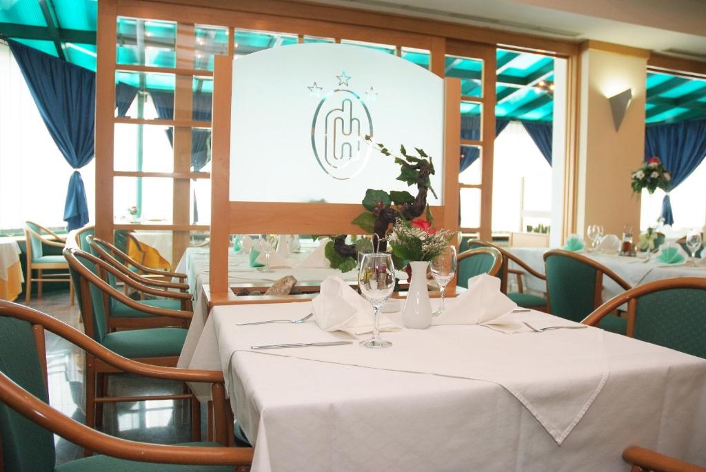 Restaurace v ubytování Hotel Cubic