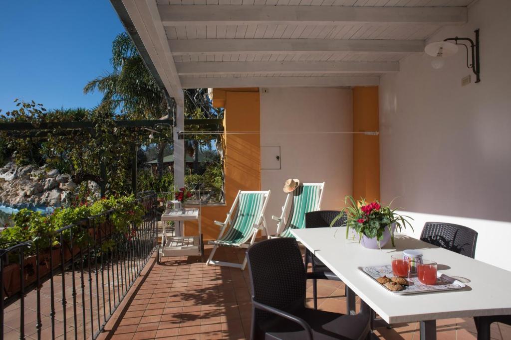 Villa Vacanze Paradiso - Oasi di Tranquillità con Piscina e Giardino a 10 min dal mare - 一居室公寓