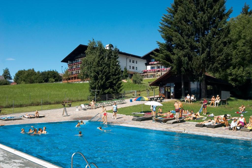 Bazén v ubytovaní Hotel Lohninger-Schober 3 Stern Superior alebo v jeho blízkosti