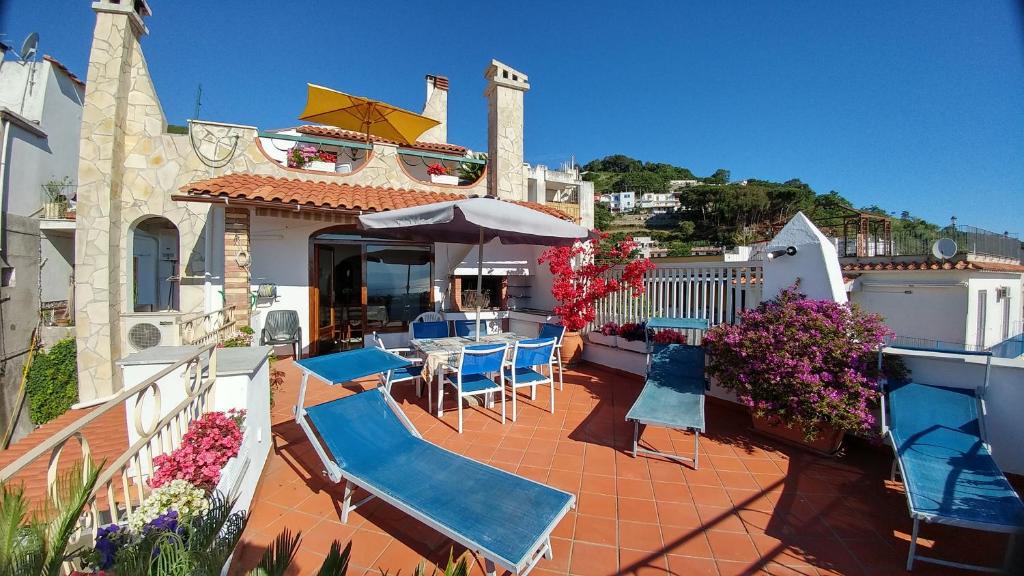 Villa La Favola - Apartment With Terrace