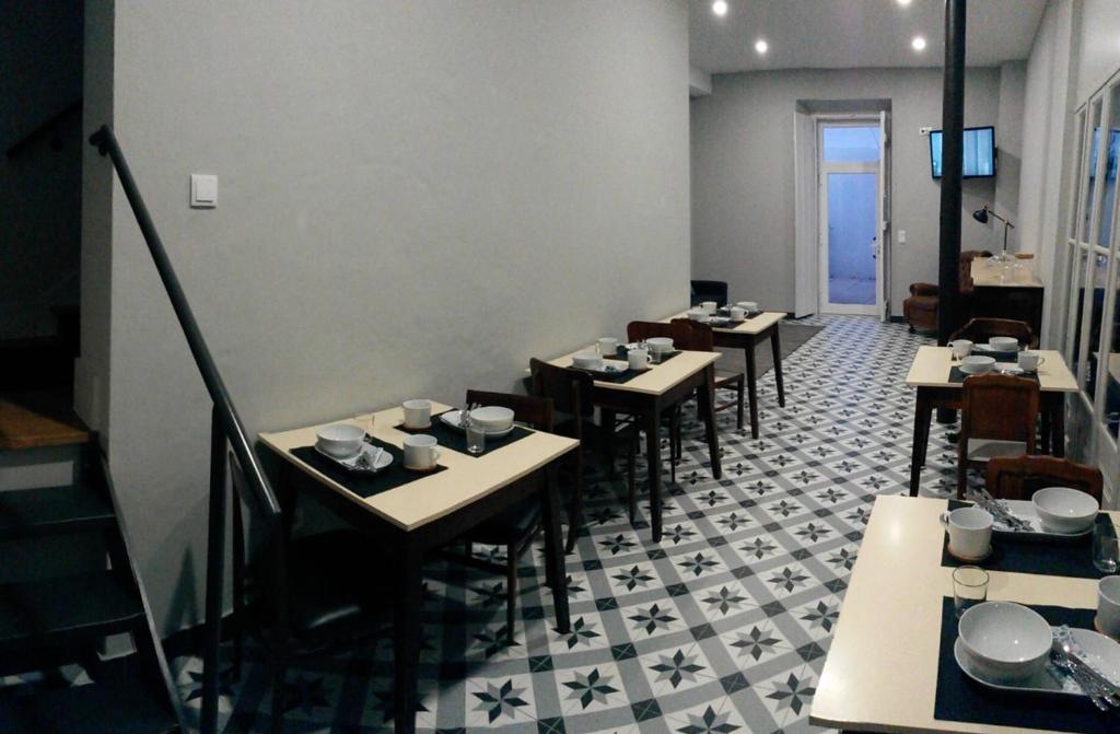 Телевизор и/или развлекательный центр в Alcaçaria do Bairro