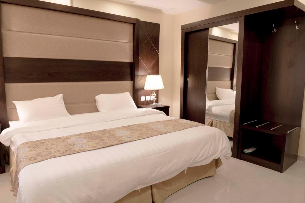 Rolana Furnished Apartments - Apartamento De Tres Habitaciones
