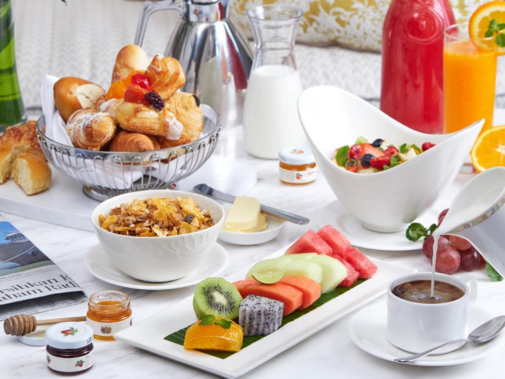 Shangri-La Jakarta - 7