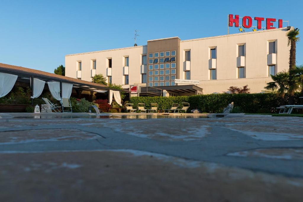 Budova, kde se hotel nachází