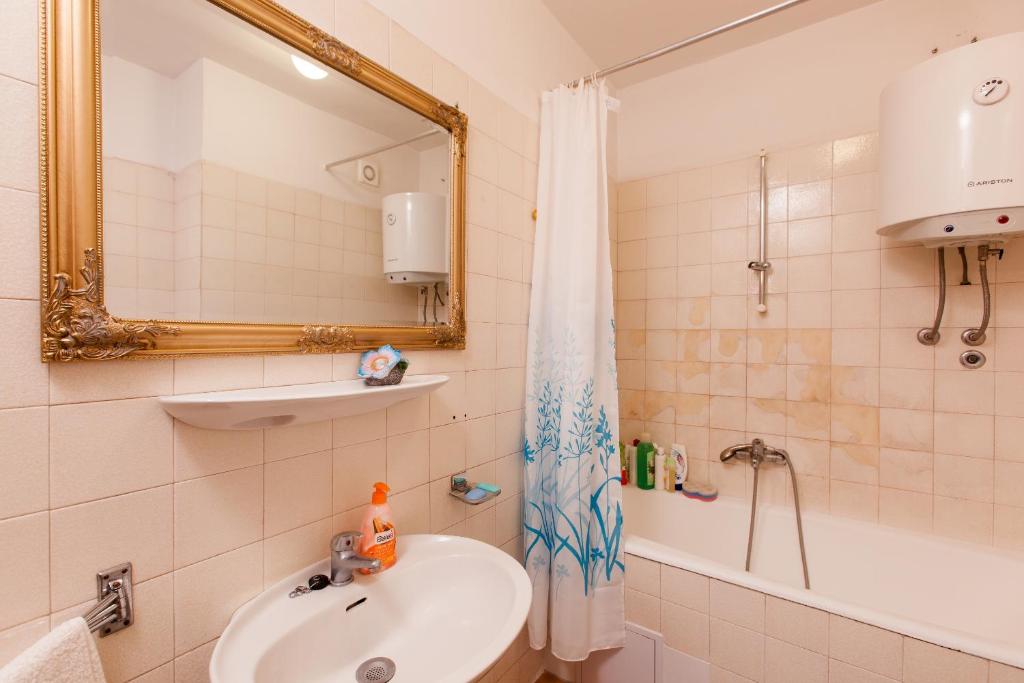 Kúpeľňa v ubytovaní Budget Split Apartment