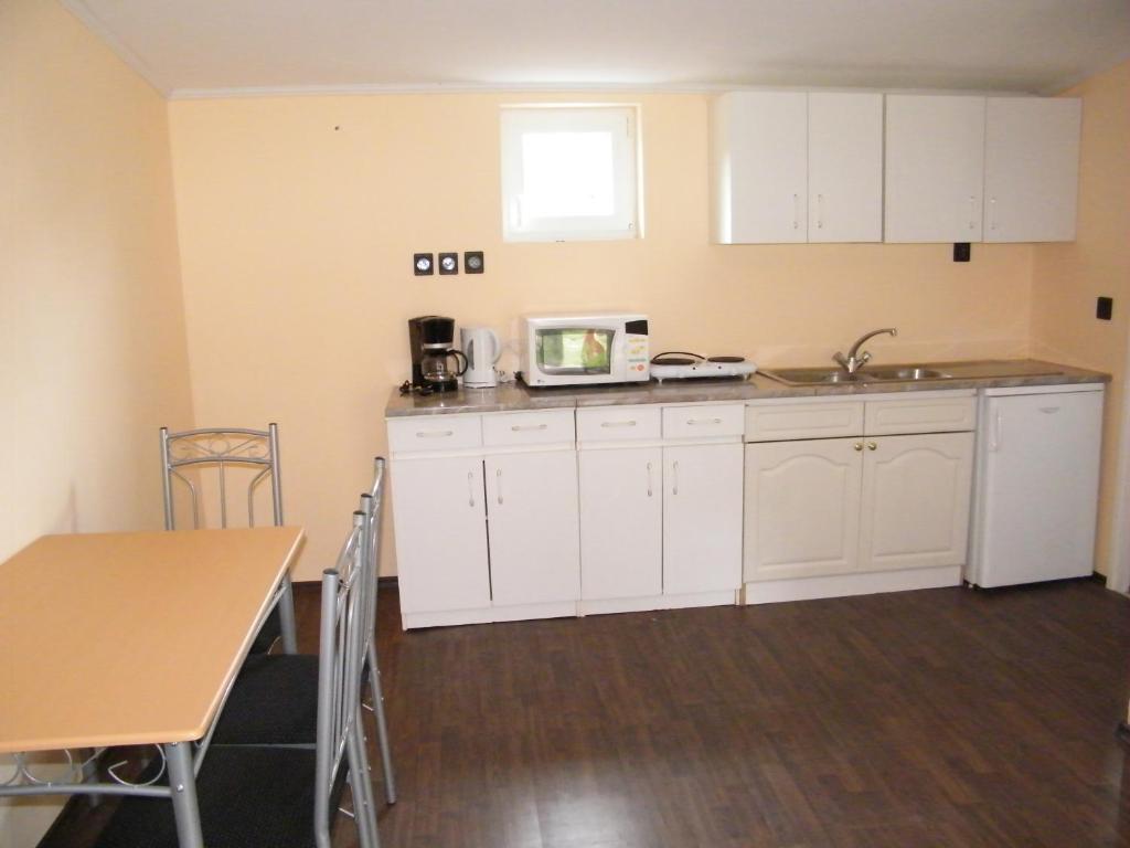 Haus Liberty - One-Bedroom Apartment (3 Adults)