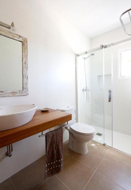 A bathroom at Vivendes Adelina - Escapada Formentera