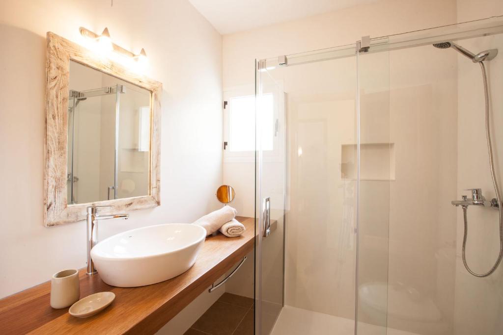 A bathroom at Vivendes Adelina - Escapada Formentera