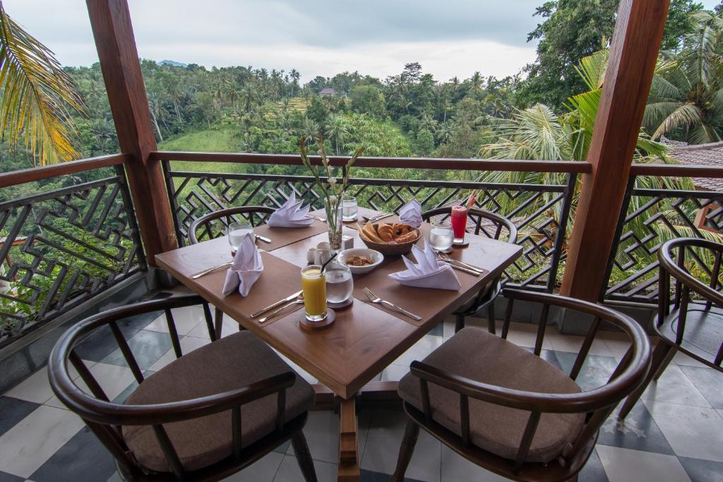 Balkón nebo terasa v ubytování Ulun Ubud Resort - CHSE Certified