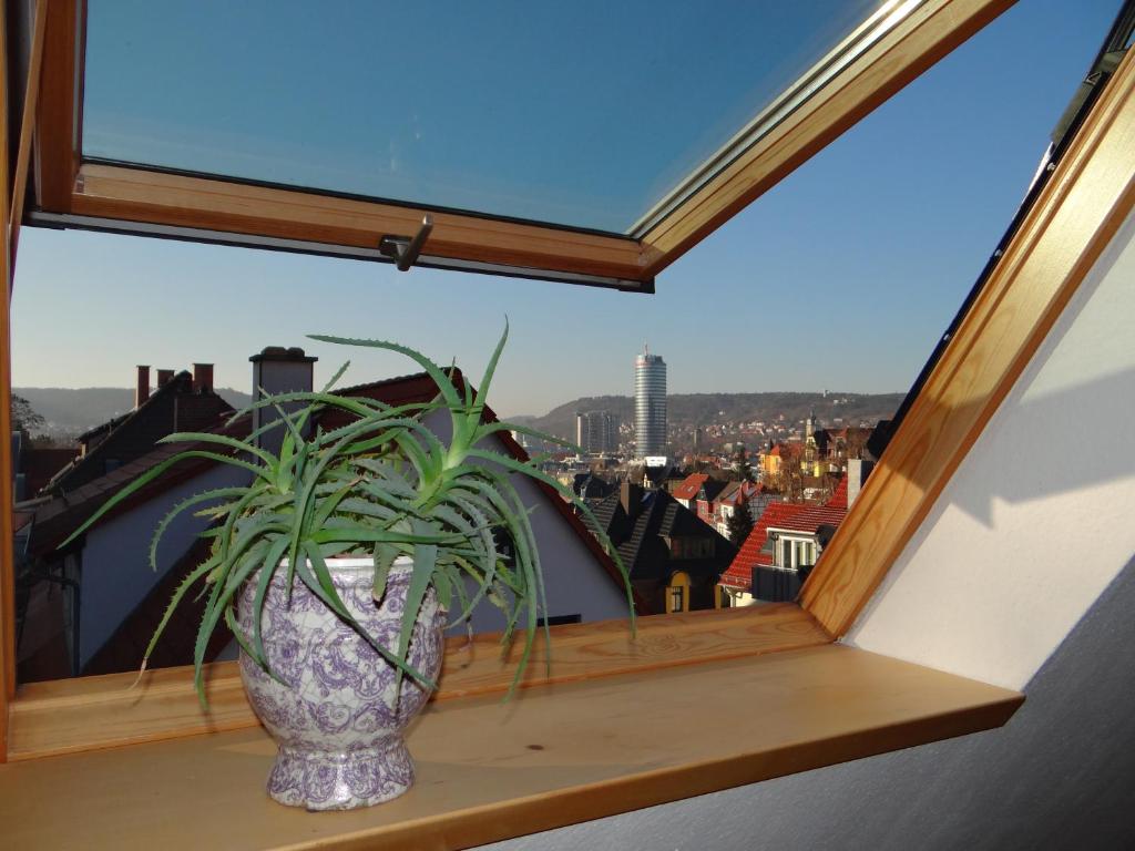 attraktives 2-Zimmer-Apartment mit Ausblick - Housity