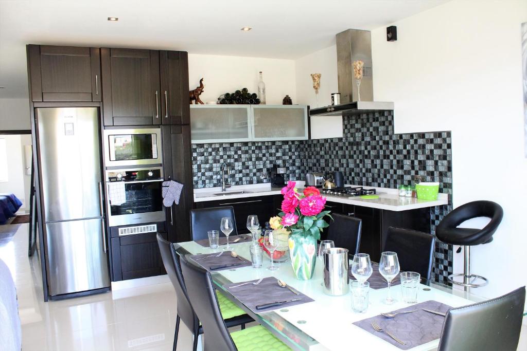 Kuchyň nebo kuchyňský kout v ubytování Chimes - Gozo Bellevue Homes