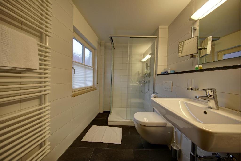 Koupelna v ubytování Hotel Adler