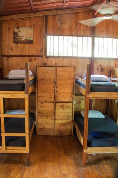 Postel nebo postele na pokoji v ubytování Burnt Toast Surfcamp