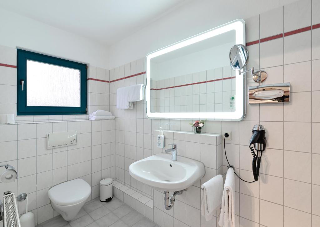 Hotel & Wirtshaus Hansen - Triple Room