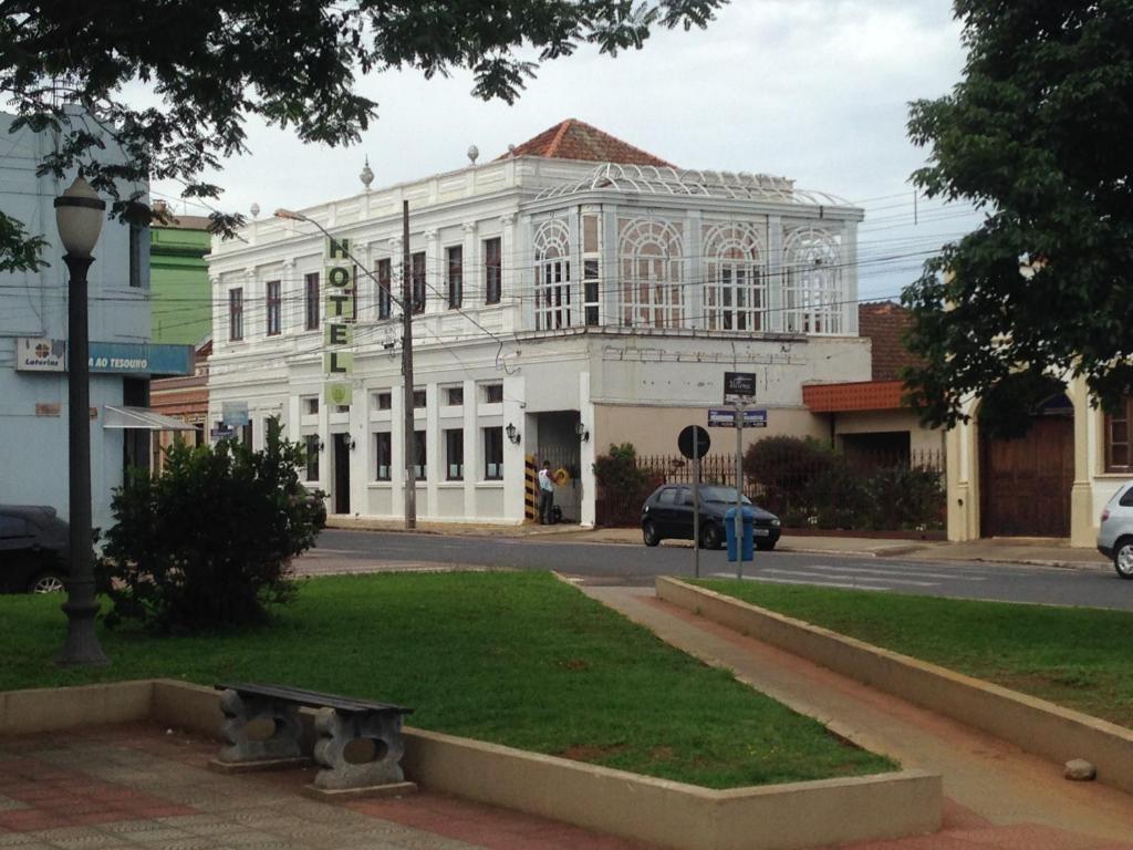  Central Palace Hotel