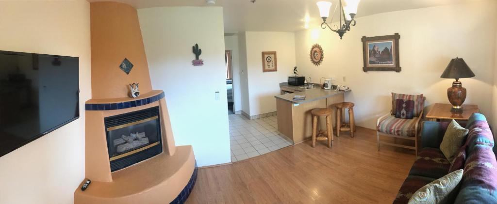 Sedona Village Lodge photo