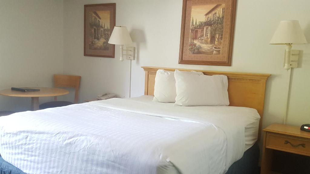 Baymont by Wyndham Coeur D Alene - Deluxe Zimmer Mit Queensize-Bett – Nichtraucher