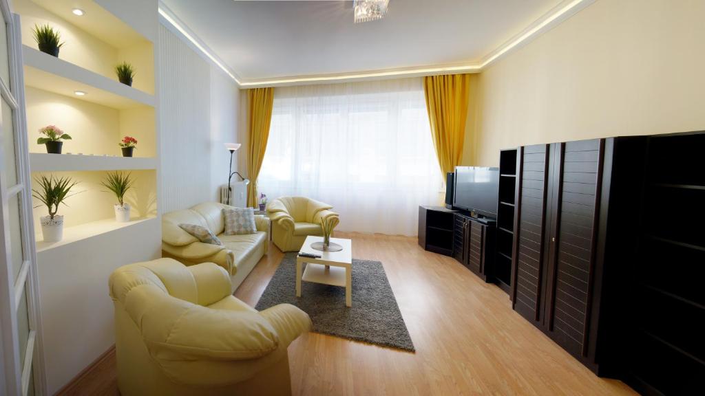 Зона вітальні в Modern Apartment Literally In The Downtown