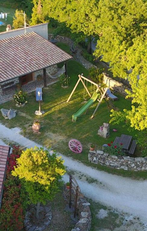 Vonkajšia záhrada v ubytovaní Agriturismo I Monti