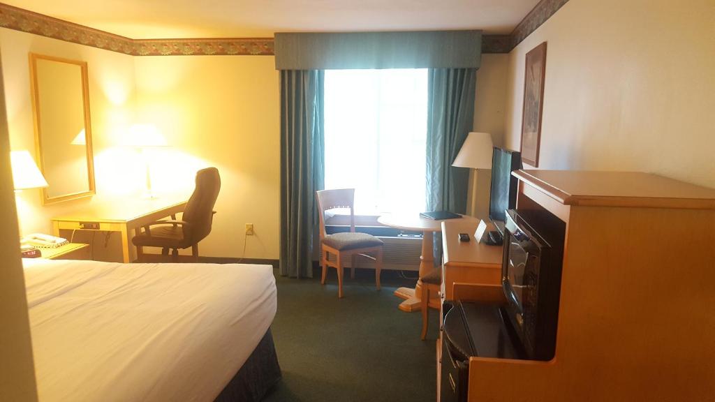 Baymont by Wyndham Coeur D Alene - Deluxe Zimmer Mit Kingsize-Bett – Nichtraucher