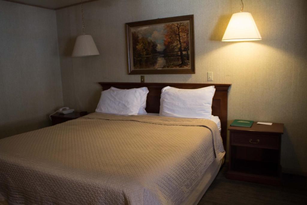 Ένα ή περισσότερα κρεβάτια σε δωμάτιο στο Georgetown Mountain Inn